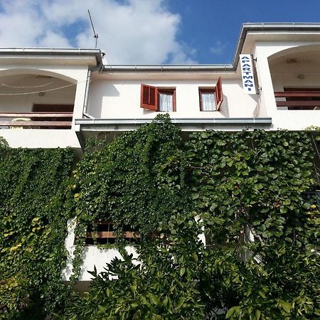 Apartments Neva Sumpetar Exterior foto